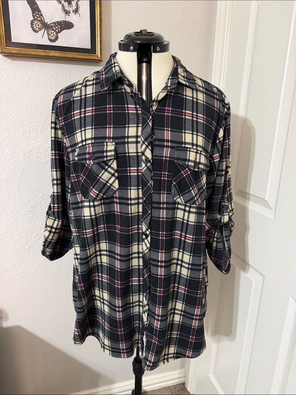 Eden & Olivia Black, Cream & Pink Plaid Button-Down Shirt